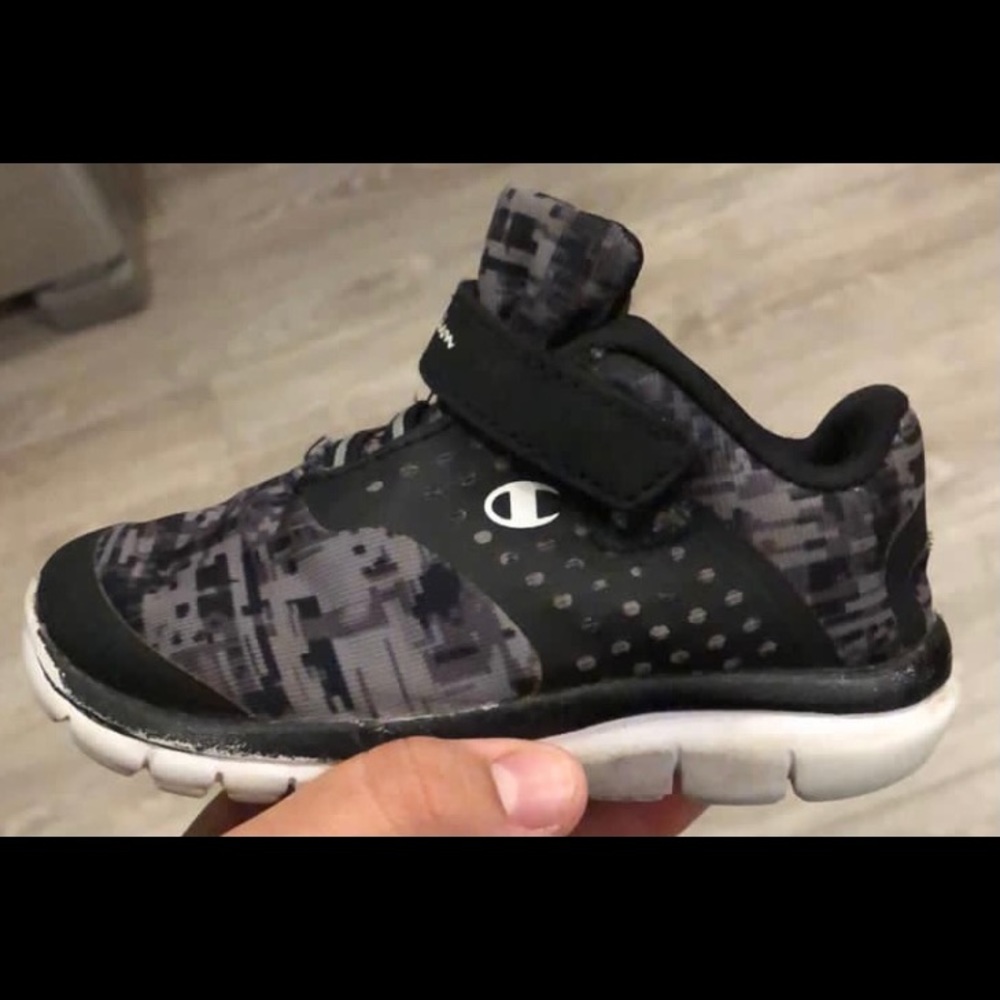 ISO Champion Black & Gray Sneakers - Size 7T